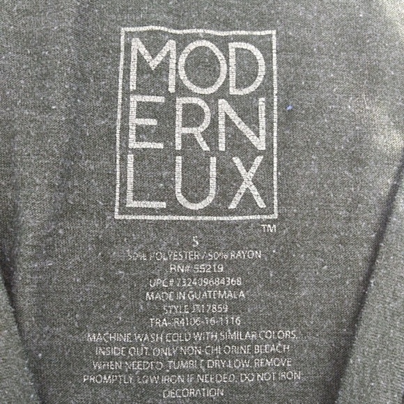 Weekends Graphic Tee - Picture 2 of 3